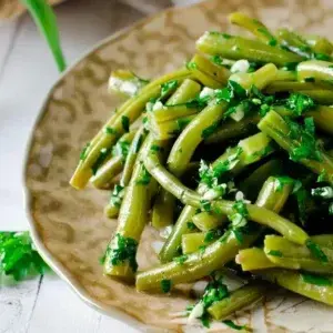 Haricots Verts a l'Ail recipe